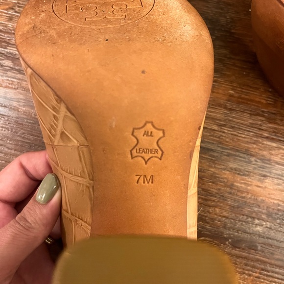 Tory Burch High Heels Pump, size 7 - Picture 6 of 9